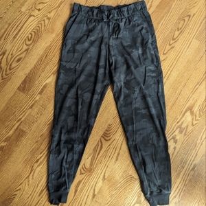 Lululemon On the Fly Jogger